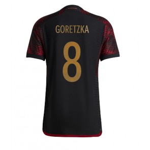 Tyskland Leon Goretzka #8 Bortatröja VM 2022 Kortärmad